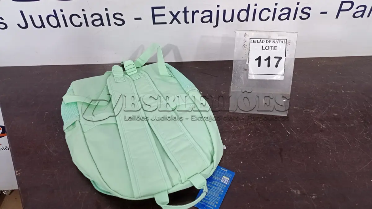 LOTE 117 - 01 MOCHILA MARCA GOCASE NA COR VERDE CLARO. (NO ESTADO) ATENÇÃO! FAZER A VISITAÇÃO ANTES DE ARREMATAR, NÃO SABEMOS SE FUNCIONA, LEILÃO NÃO TEM GARANTIA E NEM DEVOLUÇÃO, SUJEITO A POSSÍVEIS AVARIAS VISÍVEIS/OCULTAS E/OU AUSÊNCIA DE COMPONENTES.