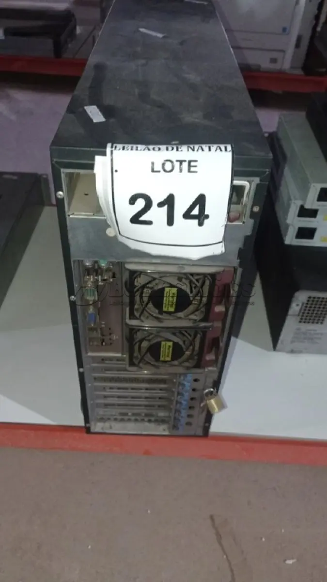 LOTE 214 - 01 SERVIDOR INTEL XEON. (NO ESTADO) ATENÇÃO! FAZER A VISITAÇÃO ANTES DE ARREMATAR, NÃO SABEMOS SE FUNCIONA, LEILÃO NÃO TEM GARANTIA E NEM DEVOLUÇÃO, SUJEITO A POSSÍVEIS AVARIAS VISÍVEIS/OCULTAS E/OU AUSÊNCIA DE COMPONENTES.