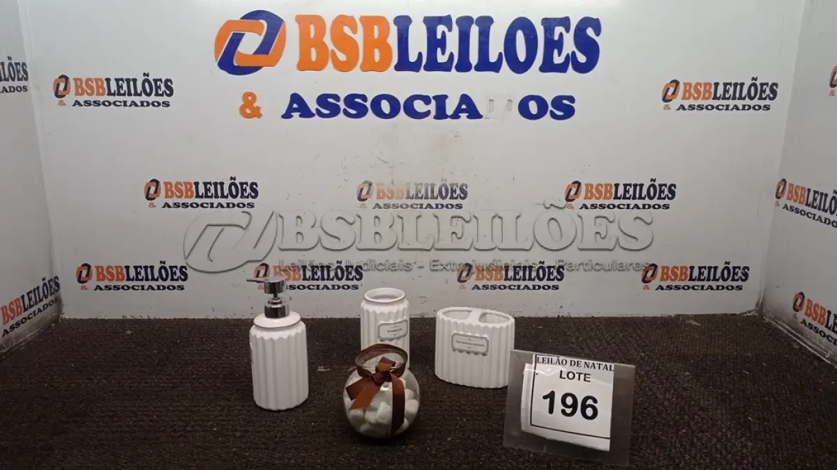 LOTE 196 - 01 CONJUNTO DE UTENSÍLIOS PARA BANHEIRO. (NO ESTADO) ATENÇÃO! FAZER A VISITAÇÃO ANTES DE ARREMATAR, NÃO SABEMOS SE FUNCIONA, LEILÃO NÃO TEM GARANTIA E NEM DEVOLUÇÃO, SUJEITO A POSSÍVEIS AVARIAS VISÍVEIS/OCULTAS E/OU AUSÊNCIA DE COMPONENTES.