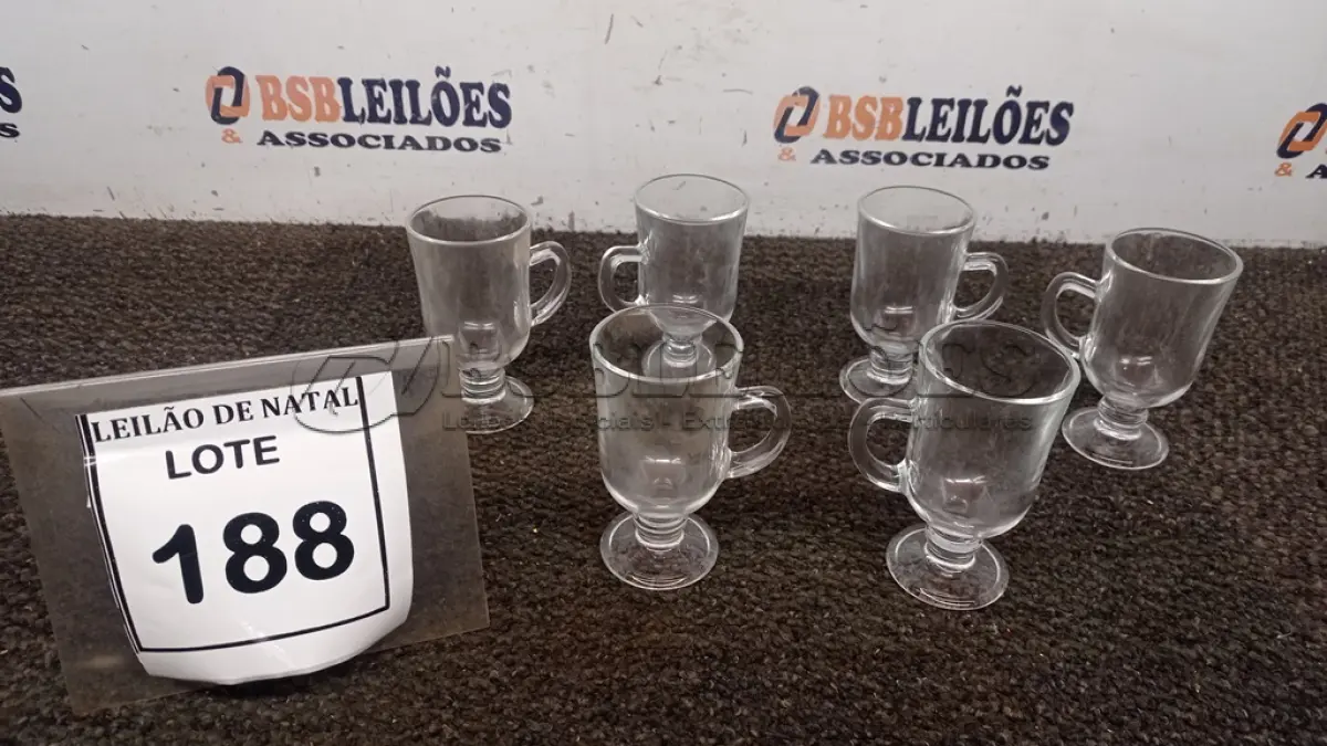 LOTE 188 - 06 COPOS DE LICOR. (NO ESTADO) ATENÇÃO! FAZER A VISITAÇÃO ANTES DE ARREMATAR, NÃO SABEMOS SE FUNCIONA, LEILÃO NÃO TEM GARANTIA E NEM DEVOLUÇÃO, SUJEITO A POSSÍVEIS AVARIAS VISÍVEIS/OCULTAS E/OU AUSÊNCIA DE COMPONENTES.