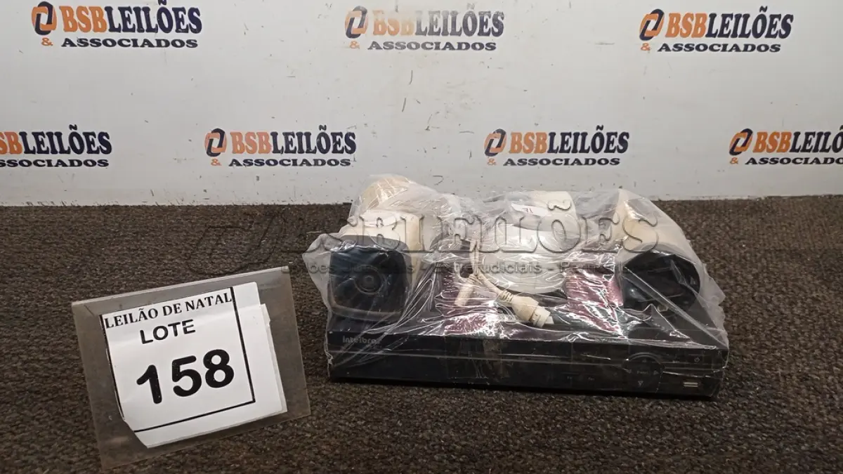 LOTE 158 - 01 DVR MARCA INTELBRAS MODELO VD 3016 E 04 CÂMERAS DE MONITORAMENTO. (NO ESTADO) ATENÇÃO! FAZER A VISITAÇÃO ANTES DE ARREMATAR, NÃO SABEMOS SE FUNCIONA, LEILÃO NÃO TEM GARANTIA E NEM DEVOLUÇÃO, SUJEITO A POSSÍVEIS AVARIAS VISÍVEIS/OCULTAS E/OU AUSÊNCIA DE COMPONENTES.