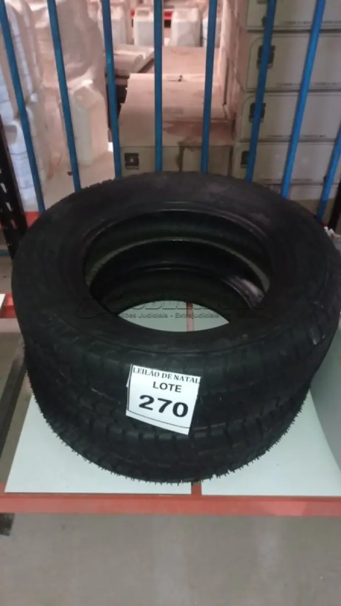 LOTE 270 - 02 PNEUS REMOLD MEDIDA 175/70 R14. (NO ESTADO) ATENÇÃO! FAZER A VISITAÇÃO ANTES DE ARREMATAR, NÃO SABEMOS SE FUNCIONA, LEILÃO NÃO TEM GARANTIA E NEM DEVOLUÇÃO, SUJEITO A POSSÍVEIS AVARIAS VISÍVEIS/OCULTAS E/OU AUSÊNCIA DE COMPONENTES.