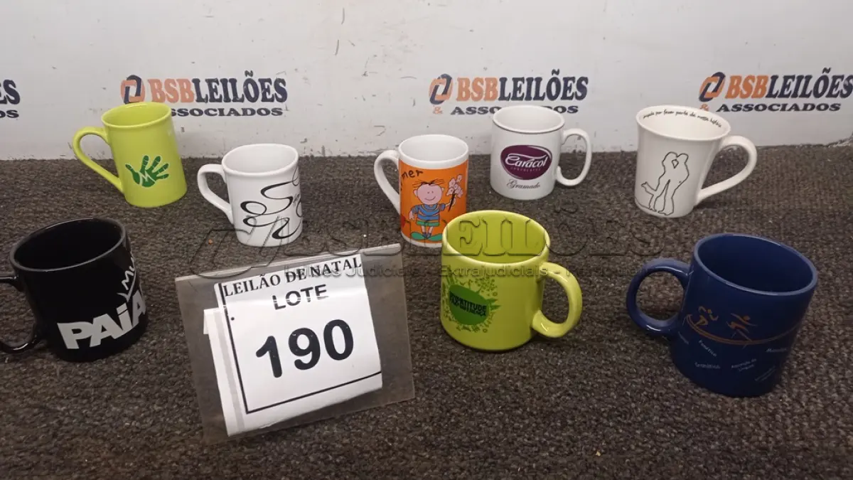 LOTE 190 - 08 CANECAS. (NO ESTADO) ATENÇÃO! FAZER A VISITAÇÃO ANTES DE ARREMATAR, NÃO SABEMOS SE FUNCIONA, LEILÃO NÃO TEM GARANTIA E NEM DEVOLUÇÃO, SUJEITO A POSSÍVEIS AVARIAS VISÍVEIS/OCULTAS E/OU AUSÊNCIA DE COMPONENTES.