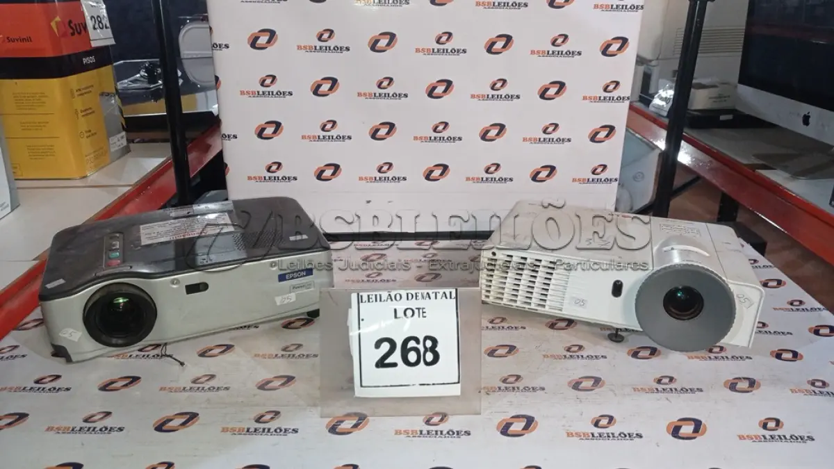 LOTE 268 - 01 PROJETOR MARCA EPSON E 01 PROJETOR MARCA LG. (NO ESTADO) ATENÇÃO! FAZER A VISITAÇÃO ANTES DE ARREMATAR, NÃO SABEMOS SE FUNCIONA, LEILÃO NÃO TEM GARANTIA E NEM DEVOLUÇÃO, SUJEITO A POSSÍVEIS AVARIAS VISÍVEIS/OCULTAS E/OU AUSÊNCIA DE COMPONENTES.