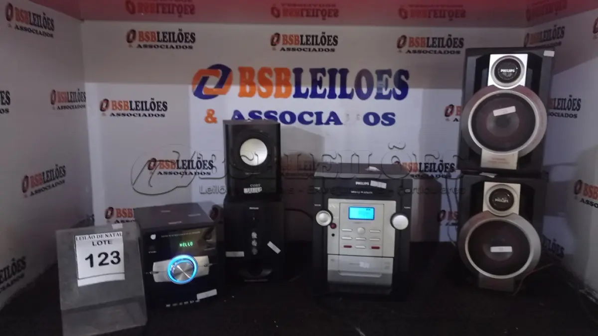 LOTE 123 - 01 MP3-CD PALYBACK COM 02 CAIXAS MARCA PHILIPS, 01 MICRO SYSTEM COM DVD E 01 MULTIMIDIA SPEAKER MARCA MULTILASER. (NO ESTADO) ATENÇÃO! FAZER A VISITAÇÃO ANTES DE ARREMATAR, NÃO SABEMOS SE FUNCIONA, LEILÃO NÃO TEM GARANTIA E NEM DEVOLUÇÃO, SUJEITO A POSSÍVEIS AVARIAS VISÍVEIS/OCULTAS E/OU AUSÊNCIA DE COMPONENTES.
