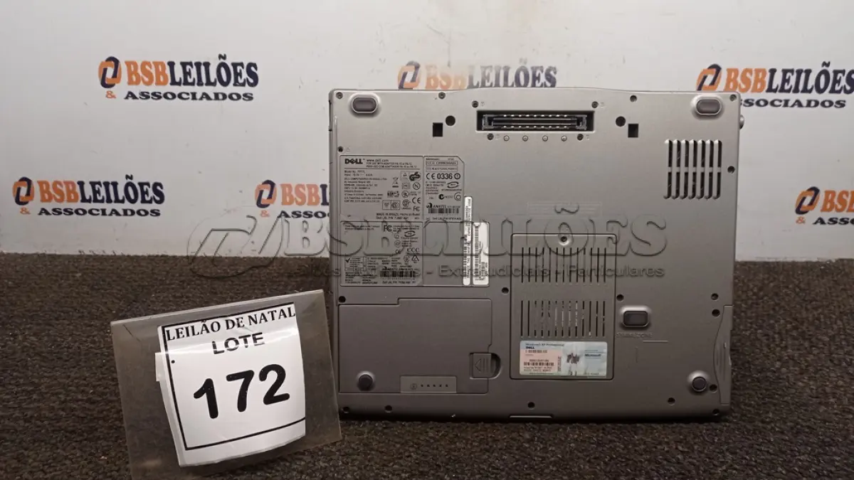 LOTE 172 - 01 NOTEBOOK MARCA DELL. (NO ESTADO) ATENÇÃO! FAZER A VISITAÇÃO ANTES DE ARREMATAR, NÃO SABEMOS SE FUNCIONA, LEILÃO NÃO TEM GARANTIA E NEM DEVOLUÇÃO, SUJEITO A POSSÍVEIS AVARIAS VISÍVEIS/OCULTAS E/OU AUSÊNCIA DE COMPONENTES.