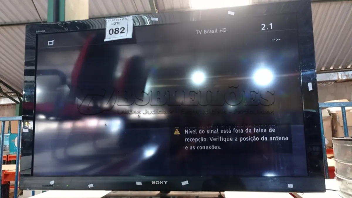 LOTE 082 - 01 TV LCD 46’’ MARCA SONY. (NO ESTADO) ATENÇÃO! FAZER A VISITAÇÃO ANTES DE ARREMATAR, NÃO SABEMOS SE FUNCIONA, LEILÃO NÃO TEM GARANTIA E NEM DEVOLUÇÃO, SUJEITO A POSSÍVEIS AVARIAS VISÍVEIS/OCULTAS E/OU AUSÊNCIA DE COMPONENTES.