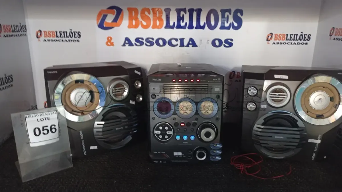 LOTE 056 - 01 APARELHO DE SOM COM 02 CAIXAS MARCA PHILPS. (NO ESTADO) ATENÇÃO! FAZER A VISITAÇÃO ANTES DE ARREMATAR, NÃO SABEMOS SE FUNCIONA, LEILÃO NÃO TEM GARANTIA E NEM DEVOLUÇÃO, SUJEITO A POSSÍVEIS AVARIAS VISÍVEIS/OCULTAS E/OU AUSÊNCIA DE COMPONENTES.
