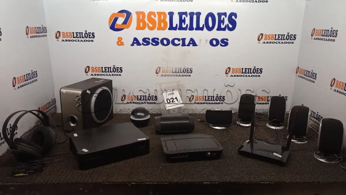 LOTE 021 - 02 MODENS, 01 RECEPTOR DE SINAL DIGITAL, 01 HEADPHONE E VÁRIAS CAIXAS DE SOM PARA PC. (NO ESTADO) ATENÇÃO! FAZER A VISITAÇÃO ANTES DE ARREMATAR, NÃO SABEMOS SE FUNCIONA, LEILÃO NÃO TEM GARANTIA E NEM DEVOLUÇÃO, SUJEITO A POSSÍVEIS AVARIAS VISÍVEIS/OCULTAS E/OU AUSÊNCIA DE COMPONENTES.