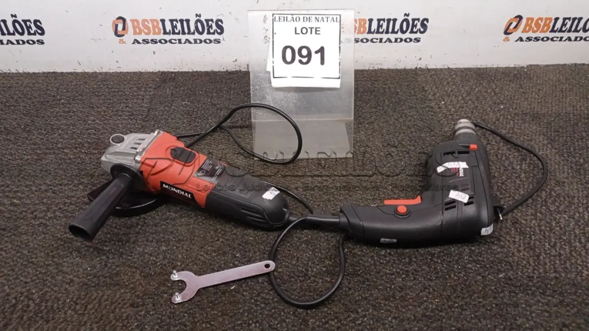 LOTE 091 - 01 FURADEIRA MONDIAL 220VOLTS E 01 ESMERILHADEIRA MONDIAL 220 VOLTS. (NO ESTADO) ATENÇÃO! FAZER A VISITAÇÃO ANTES DE ARREMATAR, NÃO SABEMOS SE FUNCIONA, LEILÃO NÃO TEM GARANTIA E NEM DEVOLUÇÃO, SUJEITO A POSSÍVEIS AVARIAS VISÍVEIS/OCULTAS E/OU AUSÊNCIA DE COMPONENTES.