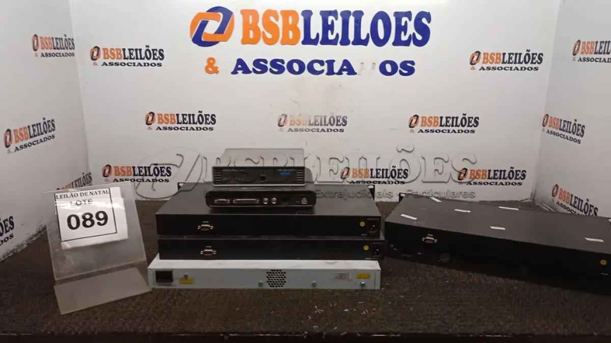 LOTE 089 - 06 SWITCHES DE MARCAS E MODELOS DIVERSOS. (NO ESTADO) ATENÇÃO! FAZER A VISITAÇÃO ANTES DE ARREMATAR, NÃO SABEMOS SE FUNCIONA, LEILÃO NÃO TEM GARANTIA E NEM DEVOLUÇÃO, SUJEITO A POSSÍVEIS AVARIAS VISÍVEIS/OCULTAS E/OU AUSÊNCIA DE COMPONENTES.