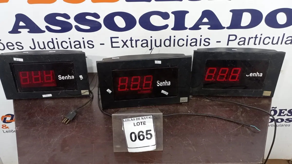LOTE 065 - 03 PAINÉIS DE SENHA. (NO ESTADO) ATENÇÃO! FAZER A VISITAÇÃO ANTES DE ARREMATAR, NÃO SABEMOS SE FUNCIONA, LEILÃO NÃO TEM GARANTIA E NEM DEVOLUÇÃO, SUJEITO A POSSÍVEIS AVARIAS VISÍVEIS/OCULTAS E/OU AUSÊNCIA DE COMPONENTES.
