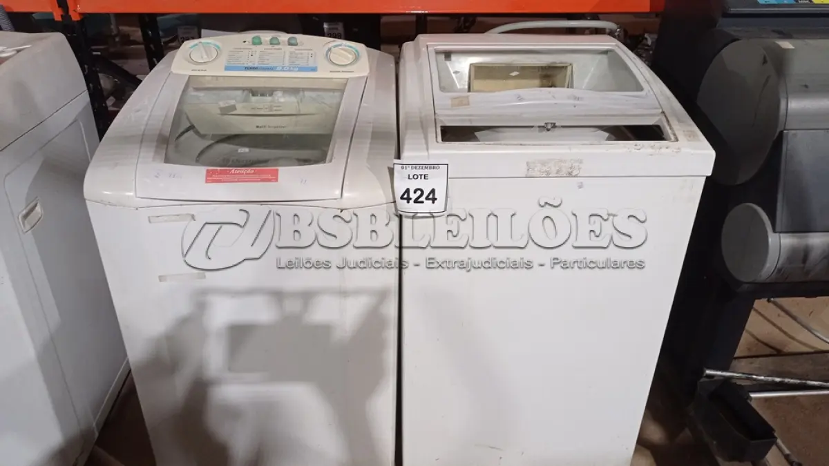 LOTE 424 - 02 MÁQUINAS DE LAVAR PARA RETIRADA DE PEÇAS. (NO ESTADO) ATENÇÃO! FAZER A VISITAÇÃO ANTES DE ARREMATAR, NÃO SABEMOS SE FUNCIONA, LEILÃO NÃO TEM GARANTIA E NEM DEVOLUÇÃO, SUJEITO A POSSÍVEIS AVARIAS VISÍVEIS/OCULTAS E/OU AUSÊNCIA DE COMPONENTES.