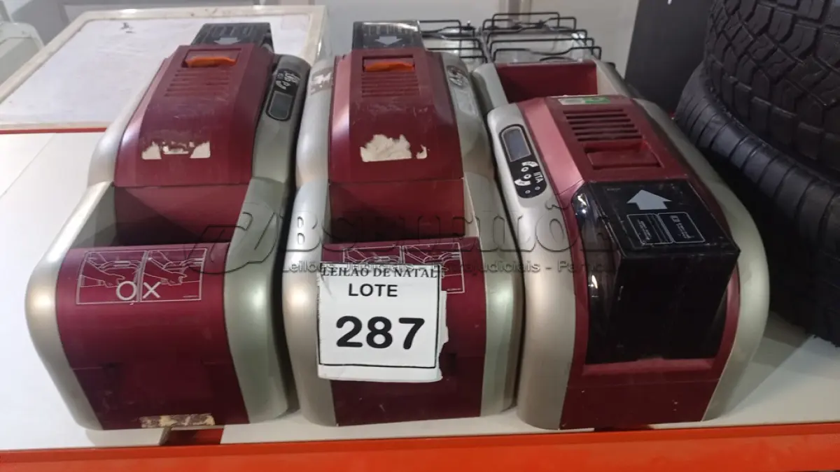 LOTE 287 - 03 IMPRESSORAS DE CRACHÁ. (NO ESTADO) ATENÇÃO! FAZER A VISITAÇÃO ANTES DE ARREMATAR, NÃO SABEMOS SE FUNCIONA, LEILÃO NÃO TEM GARANTIA E NEM DEVOLUÇÃO, SUJEITO A POSSÍVEIS AVARIAS VISÍVEIS/OCULTAS E/OU AUSÊNCIA DE COMPONENTES.