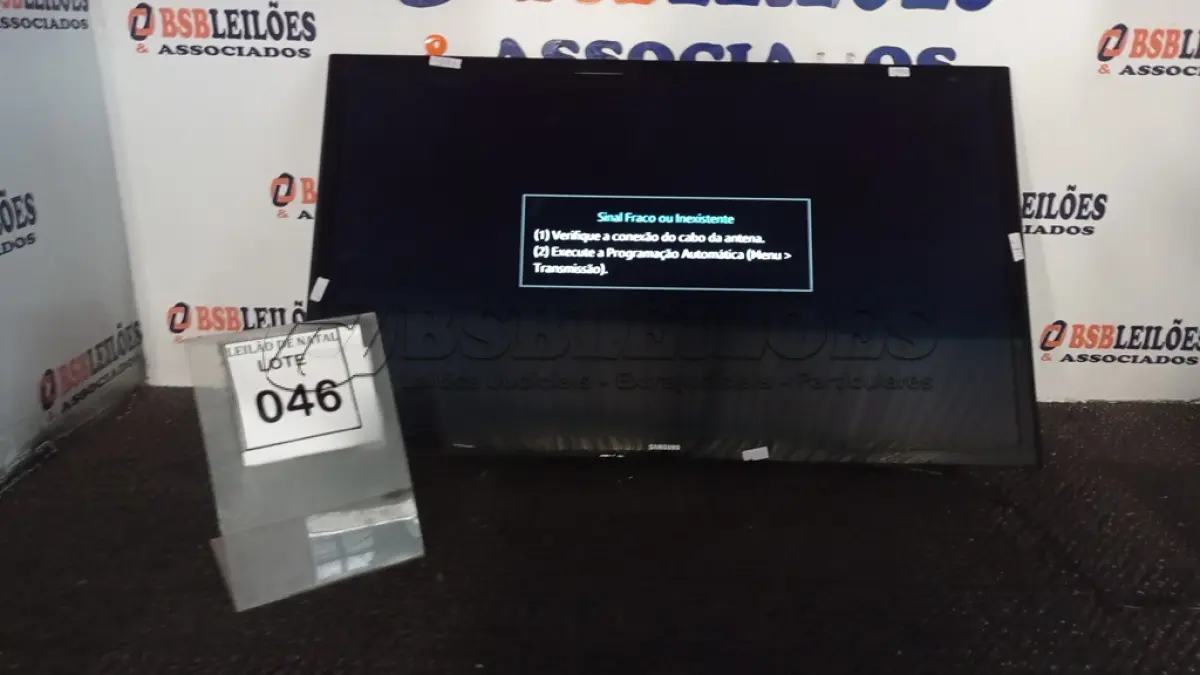 LOTE 046 - 01 TV LCD 32’’ MARCA SAMSUNG. (NO ESTADO) ATENÇÃO! FAZER A VISITAÇÃO ANTES DE ARREMATAR, NÃO SABEMOS SE FUNCIONA, LEILÃO NÃO TEM GARANTIA E NEM DEVOLUÇÃO, SUJEITO A POSSÍVEIS AVARIAS VISÍVEIS/OCULTAS E/OU AUSÊNCIA DE COMPONENTES.