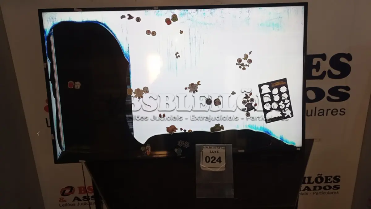 LOTE 024 - 01 TV 50’’ MARCA SAMSUNG. (NO ESTADO) ATENÇÃO! FAZER A VISITAÇÃO ANTES DE ARREMATAR, NÃO SABEMOS SE FUNCIONA, LEILÃO NÃO TEM GARANTIA E NEM DEVOLUÇÃO, SUJEITO A POSSÍVEIS AVARIAS VISÍVEIS/OCULTAS E/OU AUSÊNCIA DE COMPONENTES.