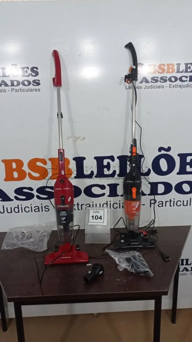 LOTE 104 -  02 ASPIRADORES DE PÓ MONDIAL. (NO ESTADO) ATENÇÃO! FAZER A VISITAÇÃO ANTES DE ARREMATAR, NÃO SABEMOS SE FUNCIONA, LEILÃO NÃO TEM GARANTIA E NEM DEVOLUÇÃO, SUJEITO A POSSÍVEIS AVARIAS VISÍVEIS/OCULTAS E/OU AUSÊNCIA DE COMPONENTES.