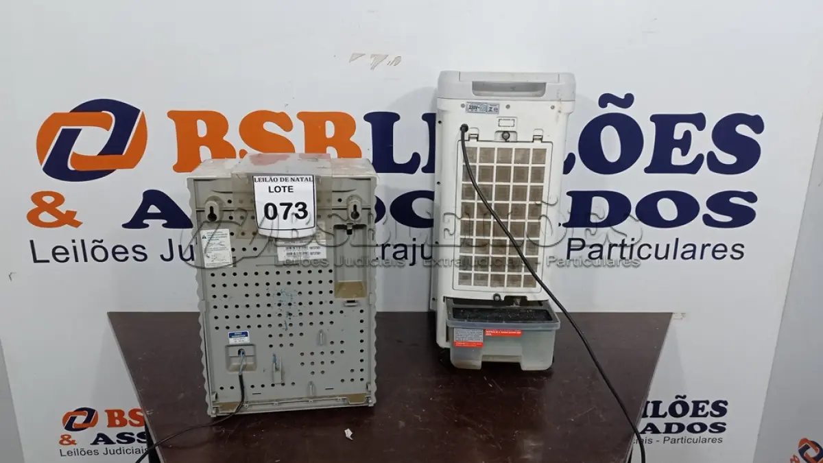 LOTE 073 - 01 PURIFICADOR DE ÁGUA E 01 CLIMATIZADOR. (NO ESTADO) ATENÇÃO! FAZER A VISITAÇÃO ANTES DE ARREMATAR, NÃO SABEMOS SE FUNCIONA, LEILÃO NÃO TEM GARANTIA E NEM DEVOLUÇÃO, SUJEITO A POSSÍVEIS AVARIAS VISÍVEIS/OCULTAS E/OU AUSÊNCIA DE COMPONENTES.