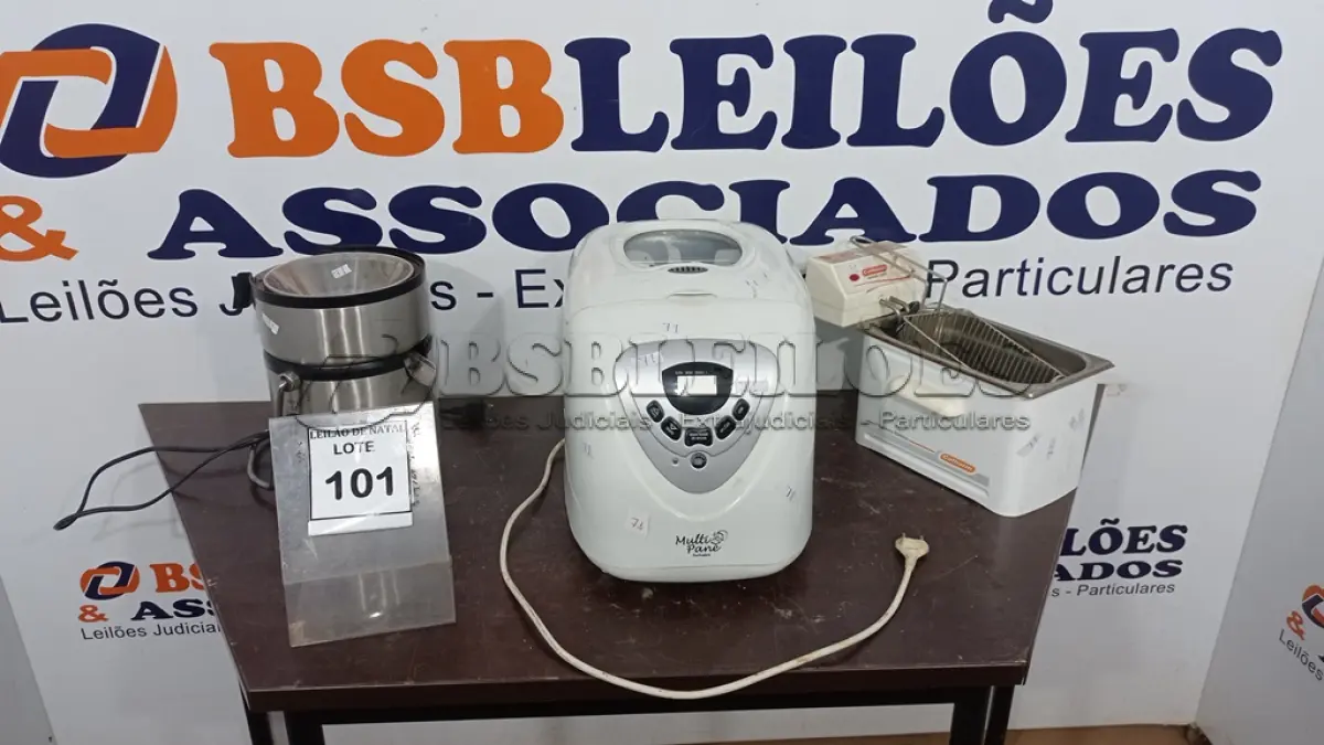 LOTE 101 - 01 FRITADEIRA ELÉTRICA, 01 PROCESSADOR DE ALIMENTOS E 01 MÁQUINA DE PÃO MULTI PANE. (NO ESTADO) ATENÇÃO! FAZER A VISITAÇÃO ANTES DE ARREMATAR, NÃO SABEMOS SE FUNCIONA, LEILÃO NÃO TEM GARANTIA E NEM DEVOLUÇÃO, SUJEITO A POSSÍVEIS AVARIAS VISÍVEIS/OCULTAS E/OU AUSÊNCIA DE COMPONENTES.
