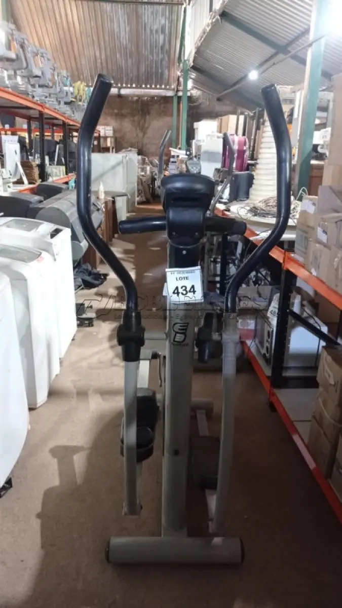 LOTE 434 - 01 ELÍPTICO MARCA MOVEMENT. (NO ESTADO) ATENÇÃO! FAZER A VISITAÇÃO ANTES DE ARREMATAR, NÃO SABEMOS SE FUNCIONA, LEILÃO NÃO TEM GARANTIA E NEM DEVOLUÇÃO, SUJEITO A POSSÍVEIS AVARIAS VISÍVEIS/OCULTAS E/OU AUSÊNCIA DE COMPONENTES.