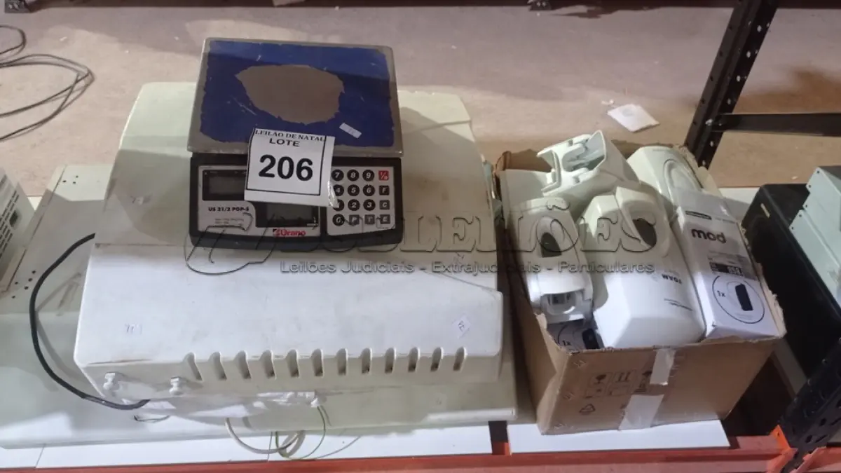 LOTE 206 - 01 BALANÇA MARCA URANO E 01 DEPURADOR DE AR. (NO ESTADO) ATENÇÃO! FAZER A VISITAÇÃO ANTES DE ARREMATAR, NÃO SABEMOS SE FUNCIONA, LEILÃO NÃO TEM GARANTIA E NEM DEVOLUÇÃO, SUJEITO A POSSÍVEIS AVARIAS VISÍVEIS/OCULTAS E/OU AUSÊNCIA DE COMPONENTES.