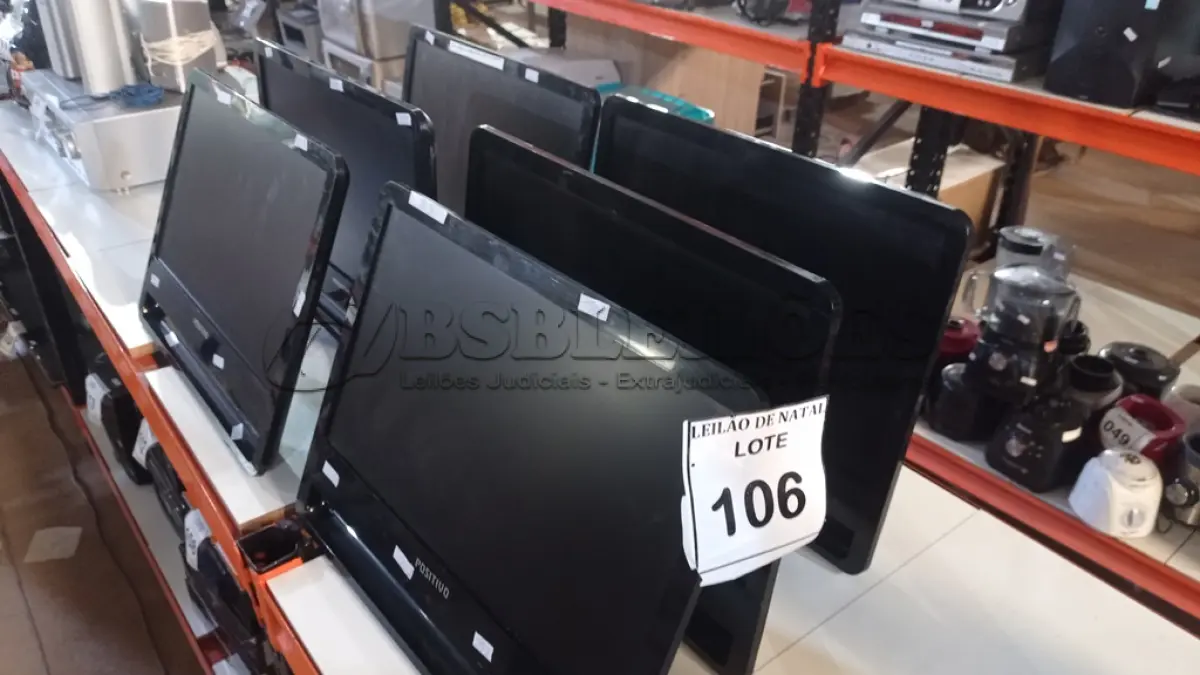 LOTE 106 - 06 MONITORES POSITIVO. (NO ESTADO) ATENÇÃO! FAZER A VISITAÇÃO ANTES DE ARREMATAR, NÃO SABEMOS SE FUNCIONA, LEILÃO NÃO TEM GARANTIA E NEM DEVOLUÇÃO, SUJEITO A POSSÍVEIS AVARIAS VISÍVEIS/OCULTAS E/OU AUSÊNCIA DE COMPONENTES.