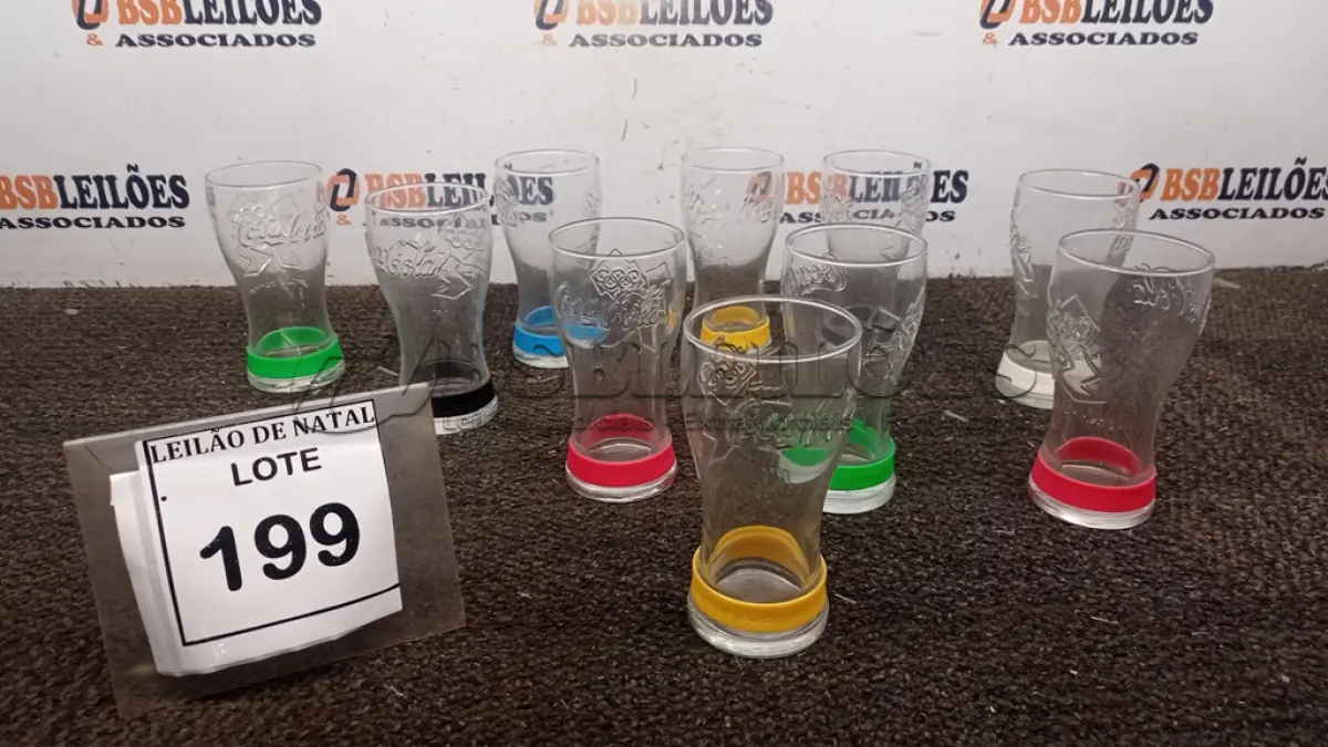 LOTE 199 -  10 COPOS DE VIDRO PERSONALIZADO DAS OLIMPÍADAS 2012 MARCA COCA COLA.  (NO ESTADO) ATENÇÃO! FAZER A VISITAÇÃO ANTES DE ARREMATAR, NÃO SABEMOS SE FUNCIONA, LEILÃO NÃO TEM GARANTIA E NEM DEVOLUÇÃO, SUJEITO A POSSÍVEIS AVARIAS VISÍVEIS/OCULTAS E/OU AUSÊNCIA DE COMPONENTES.