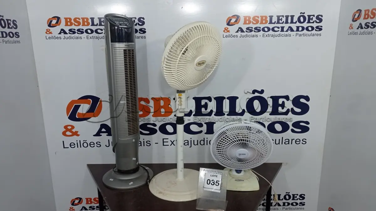 LOTE 035 - 03 VENTILADORES DE MARCAS E MODELOS DIVERSOS. (NO ESTADO) ATENÇÃO! FAZER A VISITAÇÃO ANTES DE ARREMATAR, NÃO SABEMOS SE FUNCIONA, LEILÃO NÃO TEM GARANTIA E NEM DEVOLUÇÃO, SUJEITO A POSSÍVEIS AVARIAS VISÍVEIS/OCULTAS E/OU AUSÊNCIA DE COMPONENTES.