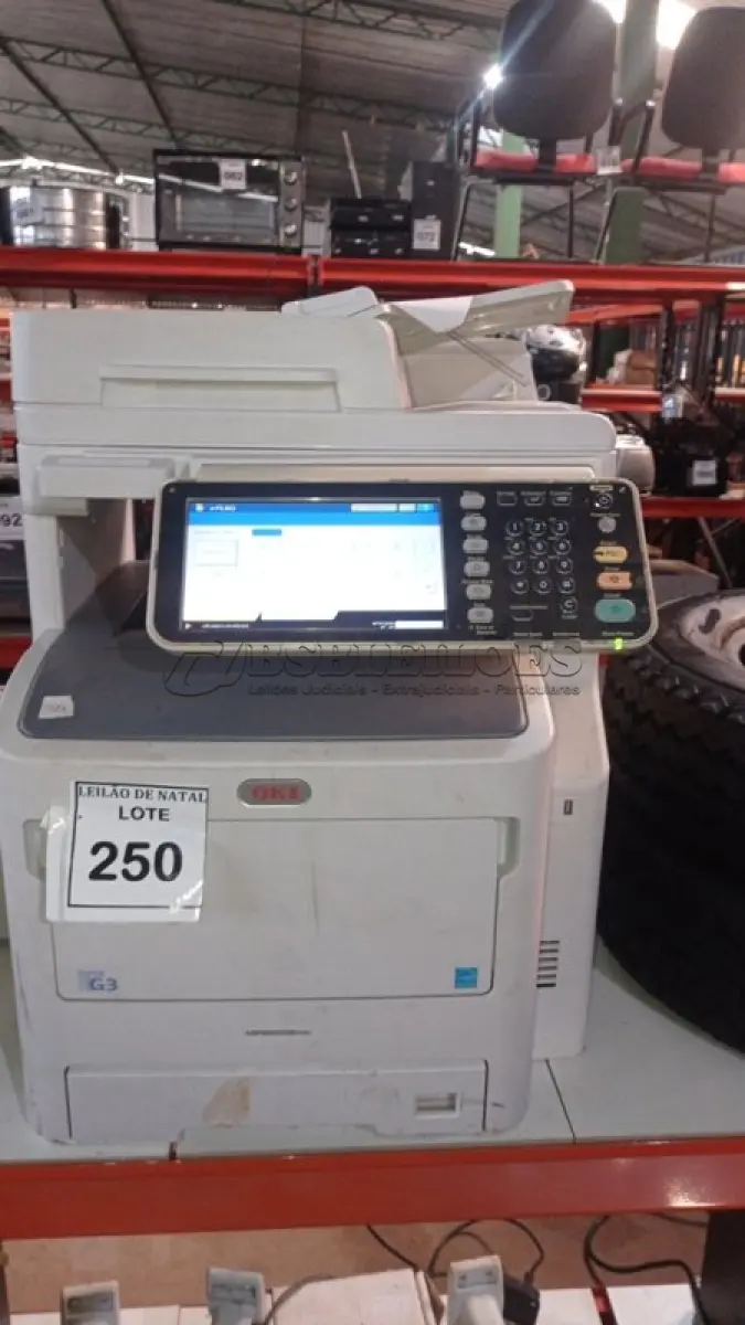 LOTE 250 - 01 IMPRESSORA MULTIFUNCIONAL MODELO MPS5502MB MARCA OKI. (NO ESTADO) ATENÇÃO! FAZER A VISITAÇÃO ANTES DE ARREMATAR, NÃO SABEMOS SE FUNCIONA, LEILÃO NÃO TEM GARANTIA E NEM DEVOLUÇÃO, SUJEITO A POSSÍVEIS AVARIAS VISÍVEIS/OCULTAS E/OU AUSÊNCIA DE COMPONENTES.