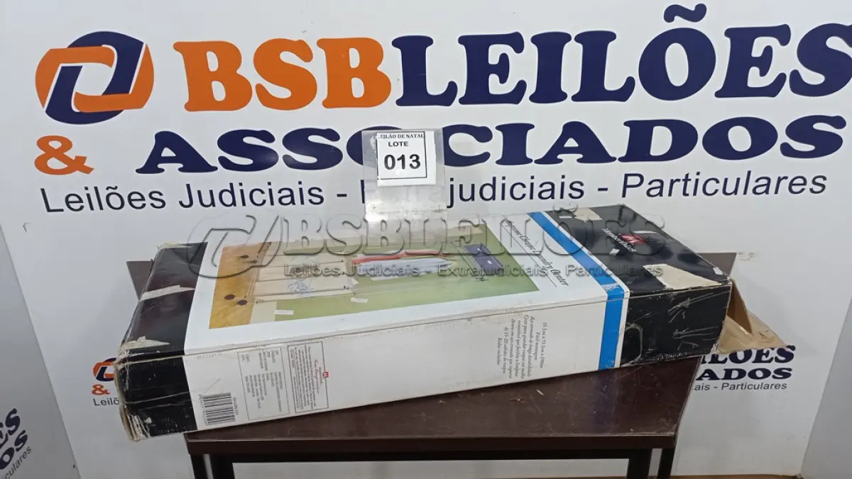 LOTE 013 - 01 ARARA PARA ROUPAS MARCA MEMBER’S MARK. (NO ESTADO) ATENÇÃO! FAZER A VISITAÇÃO ANTES DE ARREMATAR, NÃO SABEMOS SE FUNCIONA, LEILÃO NÃO TEM GARANTIA E NEM DEVOLUÇÃO, SUJEITO A POSSÍVEIS AVARIAS VISÍVEIS/OCULTAS E/OU AUSÊNCIA DE COMPONENTES.
