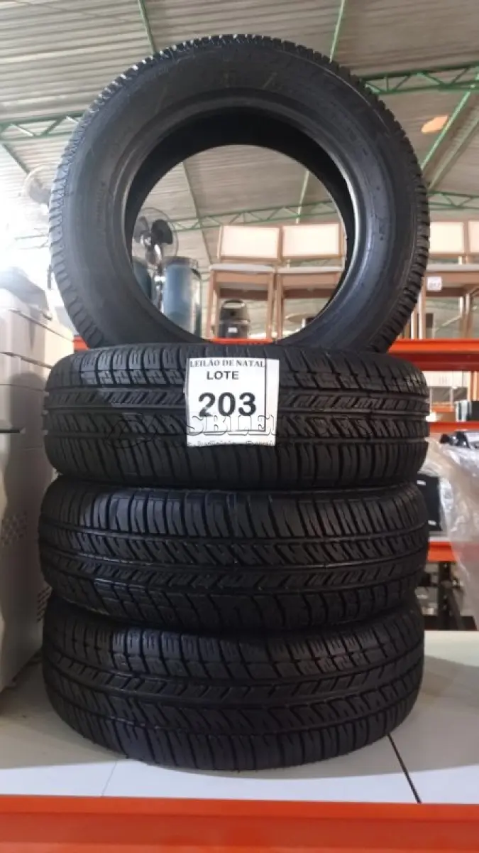 LOTE 203 - 04 PNEUS REMOLD MEDIDA 175/65 R14. (NO ESTADO) ATENÇÃO! FAZER A VISITAÇÃO ANTES DE ARREMATAR, NÃO SABEMOS SE FUNCIONA, LEILÃO NÃO TEM GARANTIA E NEM DEVOLUÇÃO, SUJEITO A POSSÍVEIS AVARIAS VISÍVEIS/OCULTAS E/OU AUSÊNCIA DE COMPONENTES.