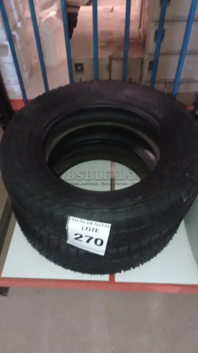 LOTE 270 - 02 PNEUS REMOLD MEDIDA 175/70 R14. (NO ESTADO) ATENÇÃO! FAZER A VISITAÇÃO ANTES DE ARREMATAR, NÃO SABEMOS SE FUNCIONA, LEILÃO NÃO TEM GARANTIA E NEM DEVOLUÇÃO, SUJEITO A POSSÍVEIS AVARIAS VISÍVEIS/OCULTAS E/OU AUSÊNCIA DE COMPONENTES.