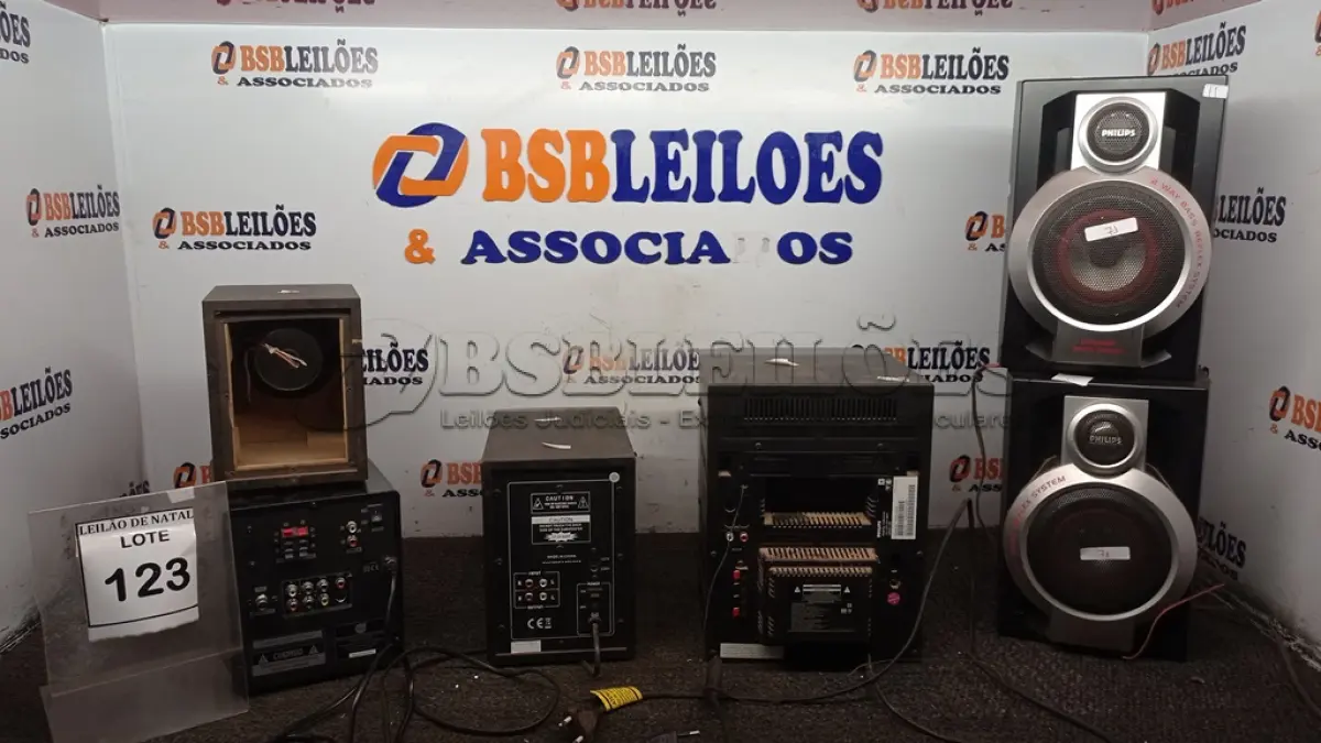 LOTE 123 - 01 MP3-CD PALYBACK COM 02 CAIXAS MARCA PHILIPS, 01 MICRO SYSTEM COM DVD E 01 MULTIMIDIA SPEAKER MARCA MULTILASER. (NO ESTADO) ATENÇÃO! FAZER A VISITAÇÃO ANTES DE ARREMATAR, NÃO SABEMOS SE FUNCIONA, LEILÃO NÃO TEM GARANTIA E NEM DEVOLUÇÃO, SUJEITO A POSSÍVEIS AVARIAS VISÍVEIS/OCULTAS E/OU AUSÊNCIA DE COMPONENTES.