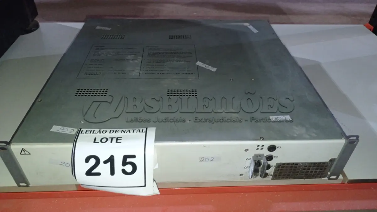LOTE 215 - 01 NOBREAK PARA RACK SERVIDOR. (NO ESTADO) ATENÇÃO! FAZER A VISITAÇÃO ANTES DE ARREMATAR, NÃO SABEMOS SE FUNCIONA, LEILÃO NÃO TEM GARANTIA E NEM DEVOLUÇÃO, SUJEITO A POSSÍVEIS AVARIAS VISÍVEIS/OCULTAS E/OU AUSÊNCIA DE COMPONENTES.