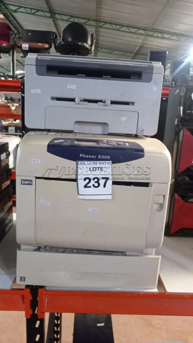 LOTE 237 - 01 IMPRESSORA PHASER 6300 E 01 IMPRESSORA MODELO SCX-4200 MARCA SAMSUNG. (NO ESTADO) ATENÇÃO! FAZER A VISITAÇÃO ANTES DE ARREMATAR, NÃO SABEMOS SE FUNCIONA, LEILÃO NÃO TEM GARANTIA E NEM DEVOLUÇÃO, SUJEITO A POSSÍVEIS AVARIAS VISÍVEIS/OCULTAS E/OU AUSÊNCIA DE COMPONENTES.