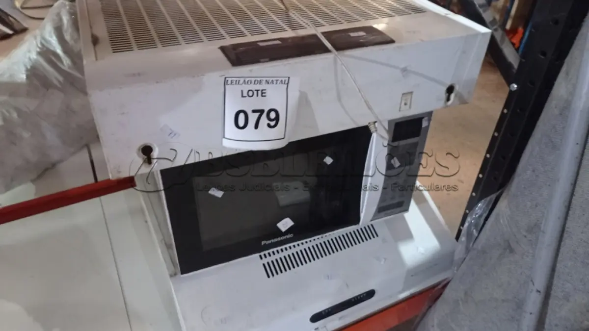 LOTE 079 - 02 DEPURADORES DE AR E 01 MICRO-ONDAS. (NO ESTADO) ATENÇÃO! FAZER A VISITAÇÃO ANTES DE ARREMATAR, NÃO SABEMOS SE FUNCIONA, LEILÃO NÃO TEM GARANTIA E NEM DEVOLUÇÃO, SUJEITO A POSSÍVEIS AVARIAS VISÍVEIS/OCULTAS E/OU AUSÊNCIA DE COMPONENTES.