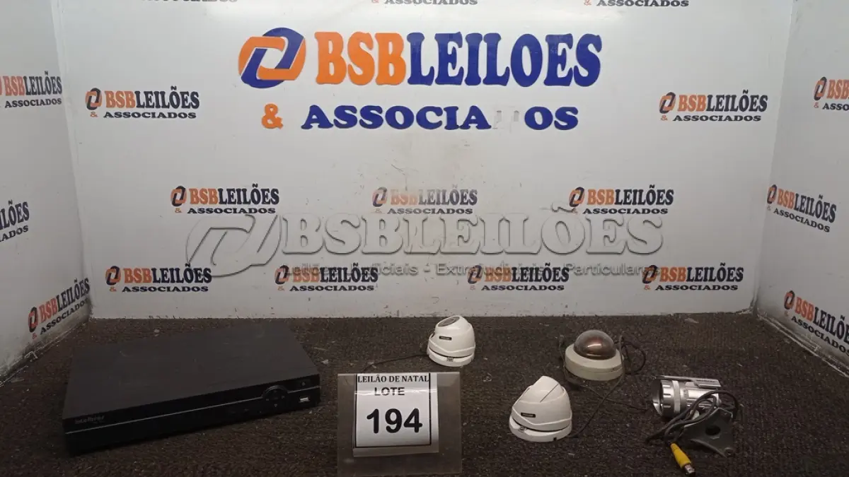 LOTE 194 - 01 DVR MARCA INTELBRAS MODELO VD 3016 E 04CAMERAS DE MONITORAMENTO. (NO ESTADO) ATENÇÃO! FAZER A VISITAÇÃO ANTES DE ARREMATAR, NÃO SABEMOS SE FUNCIONA, LEILÃO NÃO TEM GARANTIA E NEM DEVOLUÇÃO, SUJEITO A POSSÍVEIS AVARIAS VISÍVEIS/OCULTAS E/OU AUSÊNCIA DE COMPONENTES.
