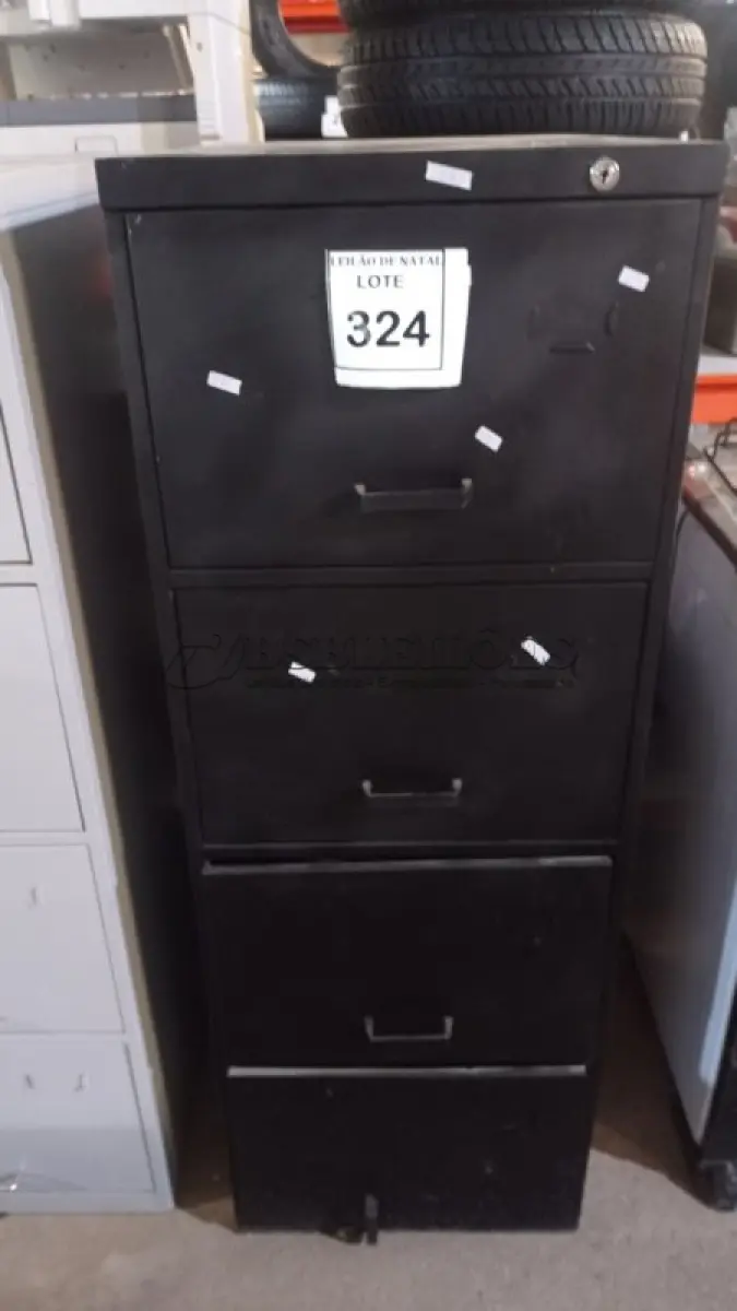 LOTE 324 - 01 ARQUIVO DE AÇO COM 04 GAVETAS. (NO ESTADO) ATENÇÃO! FAZER A VISITAÇÃO ANTES DE ARREMATAR, NÃO SABEMOS SE FUNCIONA, LEILÃO NÃO TEM GARANTIA E NEM DEVOLUÇÃO, SUJEITO A POSSÍVEIS AVARIAS VISÍVEIS/OCULTAS E/OU AUSÊNCIA DE COMPONENTES.