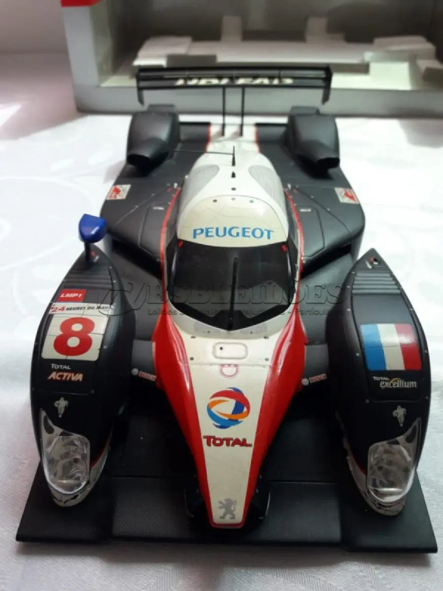LOTE 097 - 01 RARA MINICHAMPS 1/18 ESCALA 150 081207 - PEUGEOT 908 HDI FAP LE MANS. (NO ESTADO) ATENÇÃO! FAZER A VISITAÇÃO ANTES DE ARREMATAR, NÃO SABEMOS SE FUNCIONA, LEILÃO NÃO TEM GARANTIA E NEM DEVOLUÇÃO, SUJEITO A POSSÍVEIS AVARIAS VISÍVEIS/OCULTAS E/OU AUSÊNCIA DE COMPONENTES.