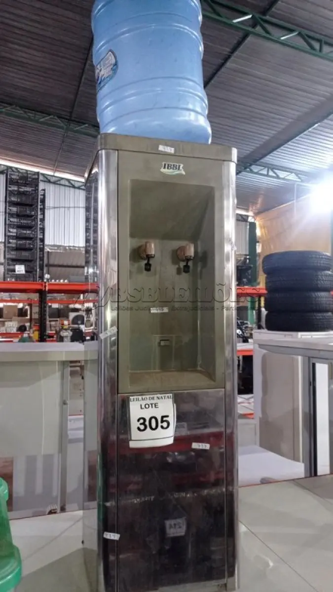 LOTE 305 - 01 BEBEDOURO EM INOX PARA GARRAFÃO MARCA IBBL. (NO ESTADO) ATENÇÃO! FAZER A VISITAÇÃO ANTES DE ARREMATAR, NÃO SABEMOS SE FUNCIONA, LEILÃO NÃO TEM GARANTIA E NEM DEVOLUÇÃO, SUJEITO A POSSÍVEIS AVARIAS VISÍVEIS/OCULTAS E/OU AUSÊNCIA DE COMPONENTES.