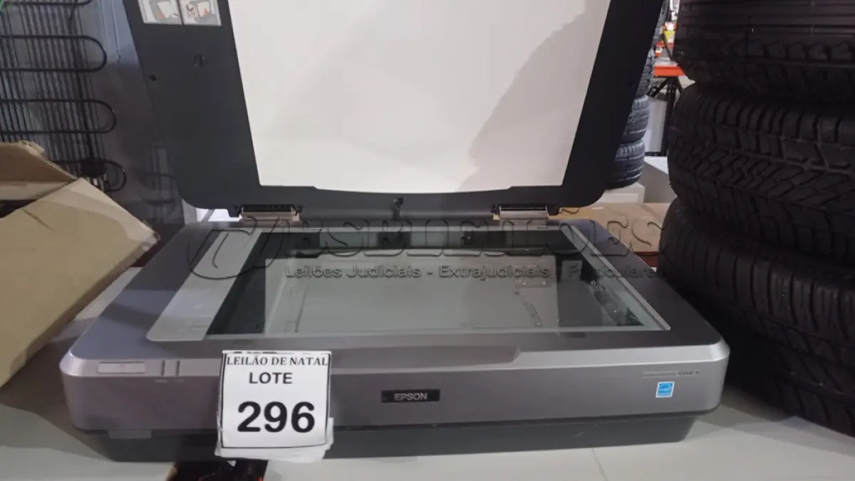 LOTE 296 - 01 SCANNER MARCA EPSON. (NO ESTADO) ATENÇÃO! FAZER A VISITAÇÃO ANTES DE ARREMATAR, NÃO SABEMOS SE FUNCIONA, LEILÃO NÃO TEM GARANTIA E NEM DEVOLUÇÃO, SUJEITO A POSSÍVEIS AVARIAS VISÍVEIS/OCULTAS E/OU AUSÊNCIA DE COMPONENTES.