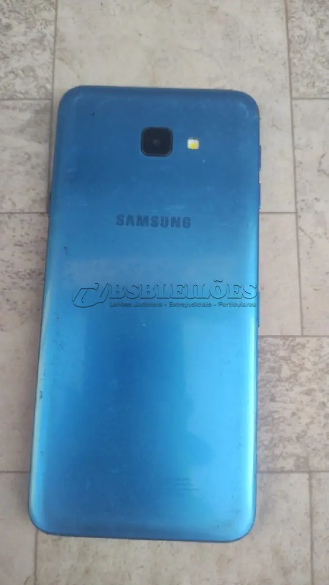 LOTE 233 - 01 CELULAR SANSUNG GUARDADO A MUITO TEMPO SEM USO SEM TES E SEM CARREGARDO POSIVELMENTE COM DEFEITO. (NO ESTADO) ATENÇÃO! FAZER A VISITAÇÃO ANTES DE ARREMATAR, NÃO SABEMOS SE FUNCIONA, LEILÃO NÃO TEM GARANTIA E NEM DEVOLUÇÃO, SUJEITO A POSSÍVEIS AVARIAS VISÍVEIS/OCULTAS E/OU AUSÊNCIA DE COMPONENTES.