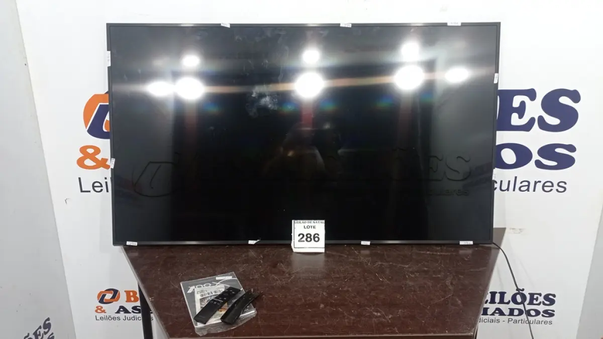 LOTE 286 - 01 TV LCD 55’’ MARCA SAMSUNG. (NO ESTADO) ATENÇÃO! FAZER A VISITAÇÃO ANTES DE ARREMATAR, NÃO SABEMOS SE FUNCIONA, LEILÃO NÃO TEM GARANTIA E NEM DEVOLUÇÃO, SUJEITO A POSSÍVEIS AVARIAS VISÍVEIS/OCULTAS E/OU AUSÊNCIA DE COMPONENTES.