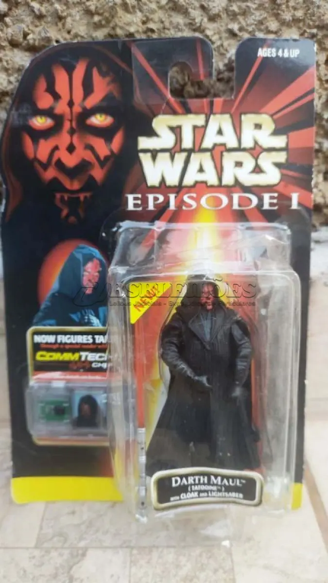LOTE 103 - 01 BONECO DE COLEÇÃO DARTH MAUL TATOOINE COMM TECH STAR WARS EPISÓDIO 1 HASBRO. (NO ESTADO) ATENÇÃO! FAZER A VISITAÇÃO ANTES DE ARREMATAR, NÃO SABEMOS SE FUNCIONA, LEILÃO NÃO TEM GARANTIA E NEM DEVOLUÇÃO, SUJEITO A POSSÍVEIS AVARIAS VISÍVEIS/OCULTAS E/OU AUSÊNCIA DE COMPONENTES.