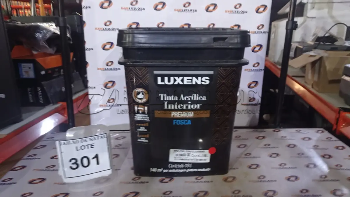 LOTE 301 - 01 BALDE DE TINTA ACRÍLICA INTERIOR PREMIUM COM 18L NA COR BRANCO FOSCO MARCA LUXENS. (NO ESTADO) ATENÇÃO! FAZER A VISITAÇÃO ANTES DE ARREMATAR, NÃO SABEMOS SE FUNCIONA, LEILÃO NÃO TEM GARANTIA E NEM DEVOLUÇÃO, SUJEITO A POSSÍVEIS AVARIAS VISÍVEIS/OCULTAS E/OU AUSÊNCIA DE COMPONENTES.
