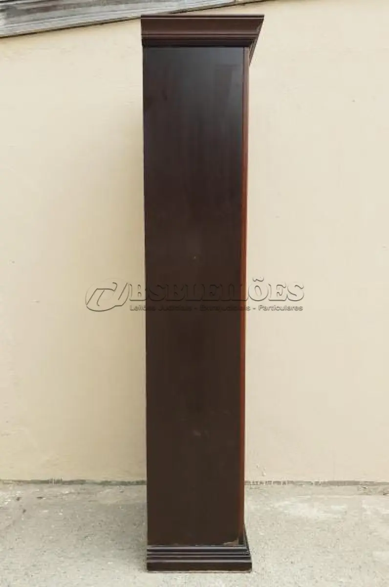 LOTE 023 - 01 LINDO RELÓGIO COLUNA COM FUNCIONANDO, 199 X 44 X 38 CM. (NO ESTADO) ATENÇÃO! FAZER A VISITAÇÃO ANTES DE ARREMATAR, NÃO SABEMOS SE FUNCIONA, LEILÃO NÃO TEM GARANTIA E NEM DEVOLUÇÃO, SUJEITO A POSSÍVEIS AVARIAS VISÍVEIS/OCULTAS E/OU AUSÊNCIA DE COMPONENTES.