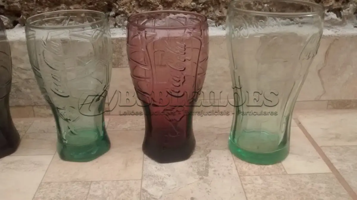 LOTE 061 - 01 COLEÇAO DE COPOS COCA-COLA - MC DONALDS - COPA DO MUNDO LOTE COM 6 COPOS. (NO ESTADO) ATENÇÃO! FAZER A VISITAÇÃO ANTES DE ARREMATAR, NÃO SABEMOS SE FUNCIONA, LEILÃO NÃO TEM GARANTIA E NEM DEVOLUÇÃO, SUJEITO A POSSÍVEIS AVARIAS VISÍVEIS/OCULTAS E/OU AUSÊNCIA DE COMPONENTES.