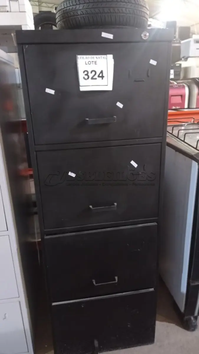 LOTE 324 - 01 ARQUIVO DE AÇO COM 04 GAVETAS. (NO ESTADO) ATENÇÃO! FAZER A VISITAÇÃO ANTES DE ARREMATAR, NÃO SABEMOS SE FUNCIONA, LEILÃO NÃO TEM GARANTIA E NEM DEVOLUÇÃO, SUJEITO A POSSÍVEIS AVARIAS VISÍVEIS/OCULTAS E/OU AUSÊNCIA DE COMPONENTES.