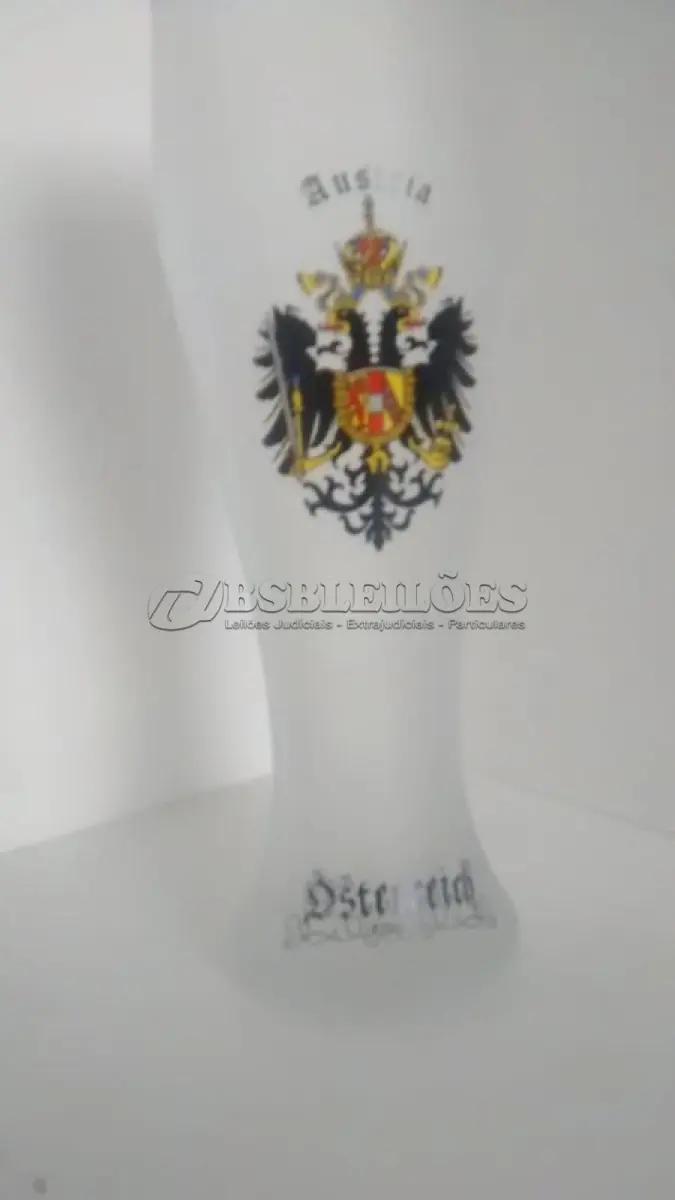 LOTE 016 - 01 COPO DE CERVEJA IMPORTADO AUSTRIA EAGLE 0,5L. (NO ESTADO) ATENÇÃO! FAZER A VISITAÇÃO ANTES DE ARREMATAR, NÃO SABEMOS SE FUNCIONA, LEILÃO NÃO TEM GARANTIA E NEM DEVOLUÇÃO, SUJEITO A POSSÍVEIS AVARIAS VISÍVEIS/OCULTAS E/OU AUSÊNCIA DE COMPONENTES.