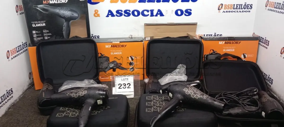 LOTE 232 - 05 SECADORES DE CABELO COM MALETA MARCA MALLORY SENDO 04 DE 127V E 01 DE 220V. (NO ESTADO) ATENÇÃO! FAZER A VISITAÇÃO ANTES DE ARREMATAR, NÃO SABEMOS SE FUNCIONA, LEILÃO NÃO TEM GARANTIA E NEM DEVOLUÇÃO, SUJEITO A POSSÍVEIS AVARIAS VISÍVEIS/OCULTAS E/OU AUSÊNCIA DE COMPONENTES.
